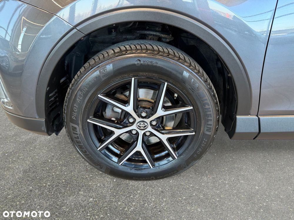 Toyota RAV4 - 11