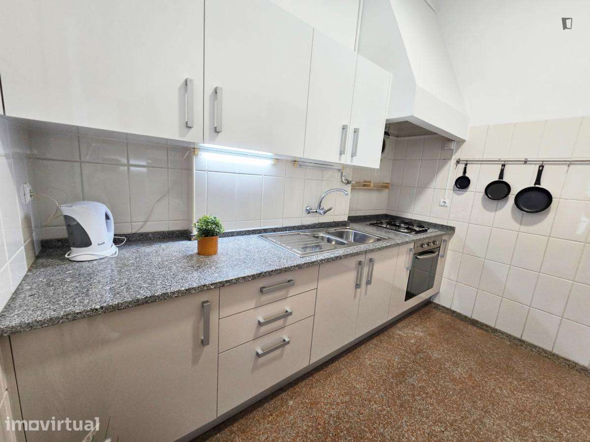 Apartamento com 4 quartos - localizado em Montes Claros Coimbra - Grande imagem: 2/46