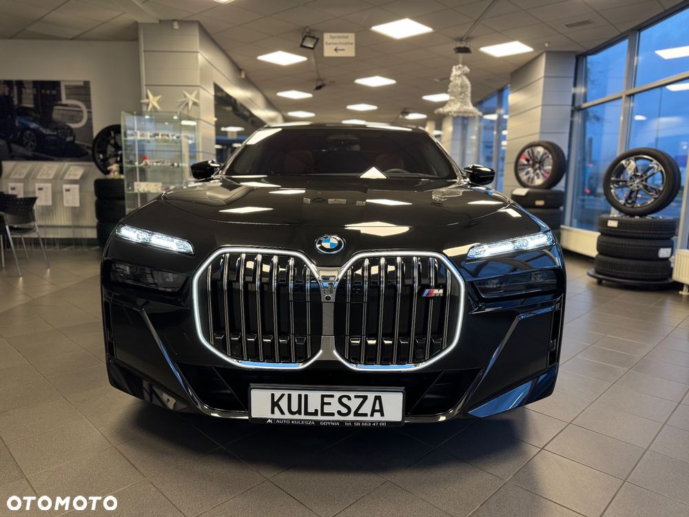 BMW i7 - 2