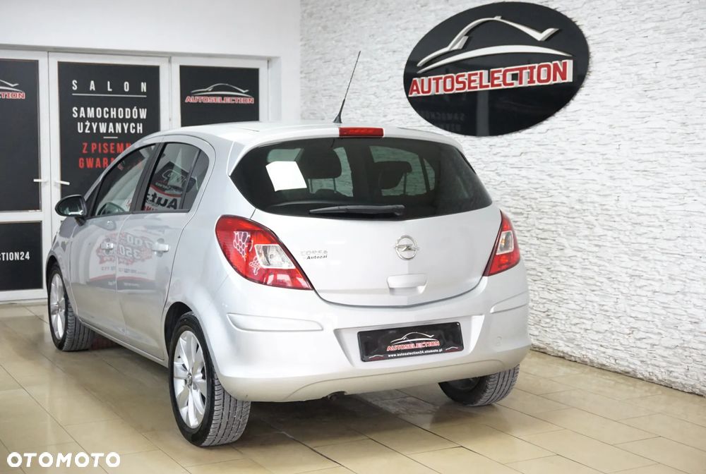 Opel Corsa 1.2 16V Cosmo - 6