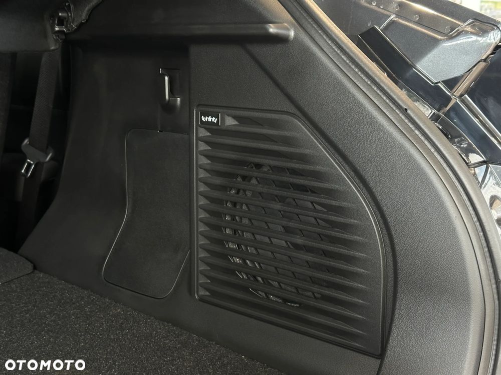 Suzuki e VITARA - 12