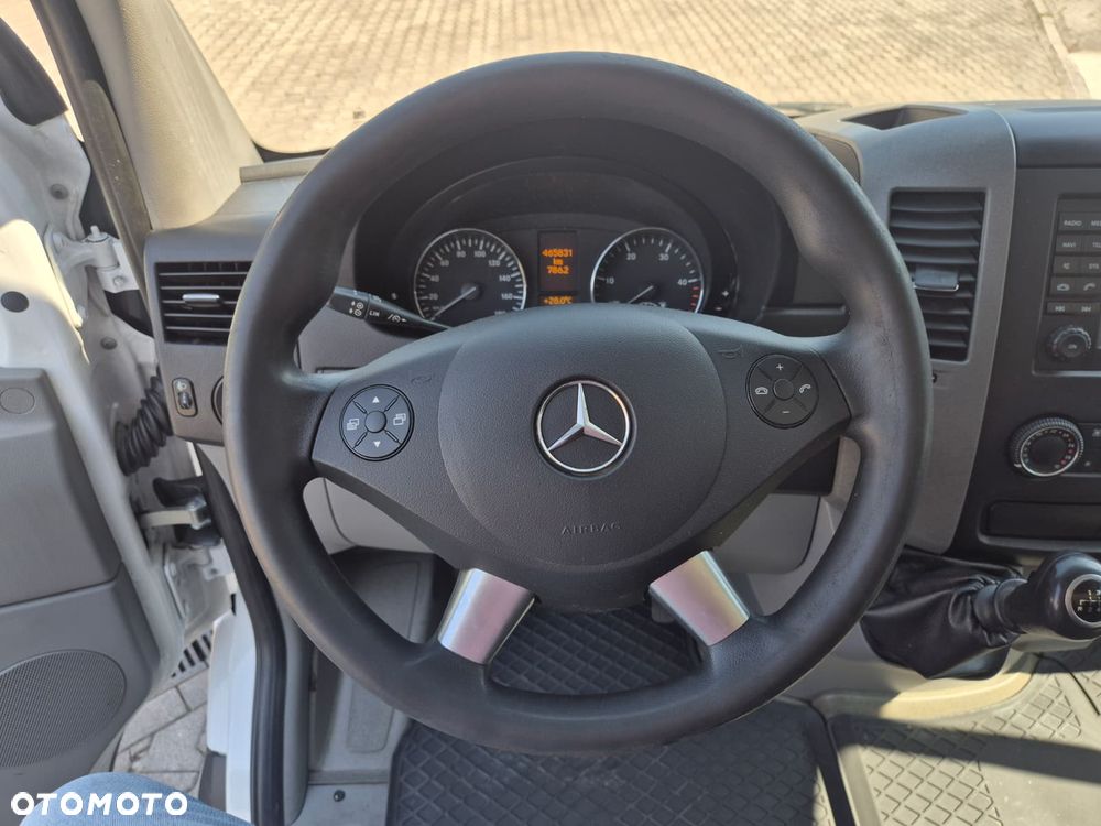 Mercedes-Benz Sprinter 316 CDi / KONTENER / NAJWIĘKSZY / PNEUMATYKA TYŁ / WINDA 750KG NA PILOT / BEZWYPADKOWY / SERWISOWANY / KLIMATYZACJA / KAMERA COFANIA / EURO 5 - 30