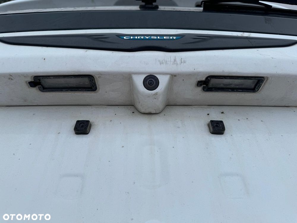 Chrysler Pacifica - 23