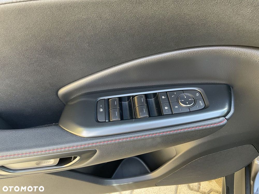 Lexus LBX 1.5 Hybrid Emotion - 17