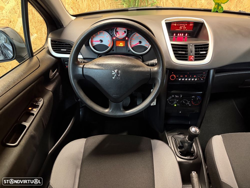 Peugeot 207 1.4 16V Active - 14