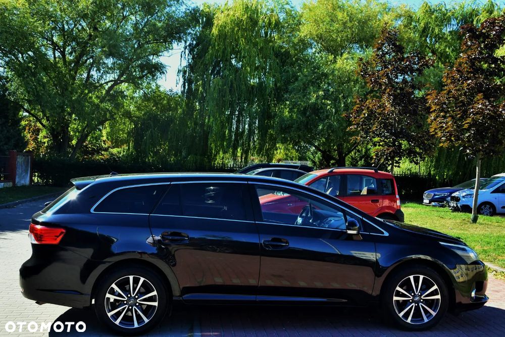 Toyota Avensis 2.0 D-4D Executive - 12