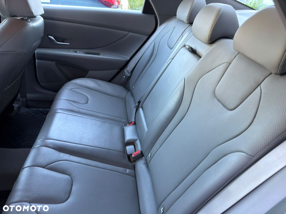 Hyundai Elantra 1.6 Executive CVT - 19