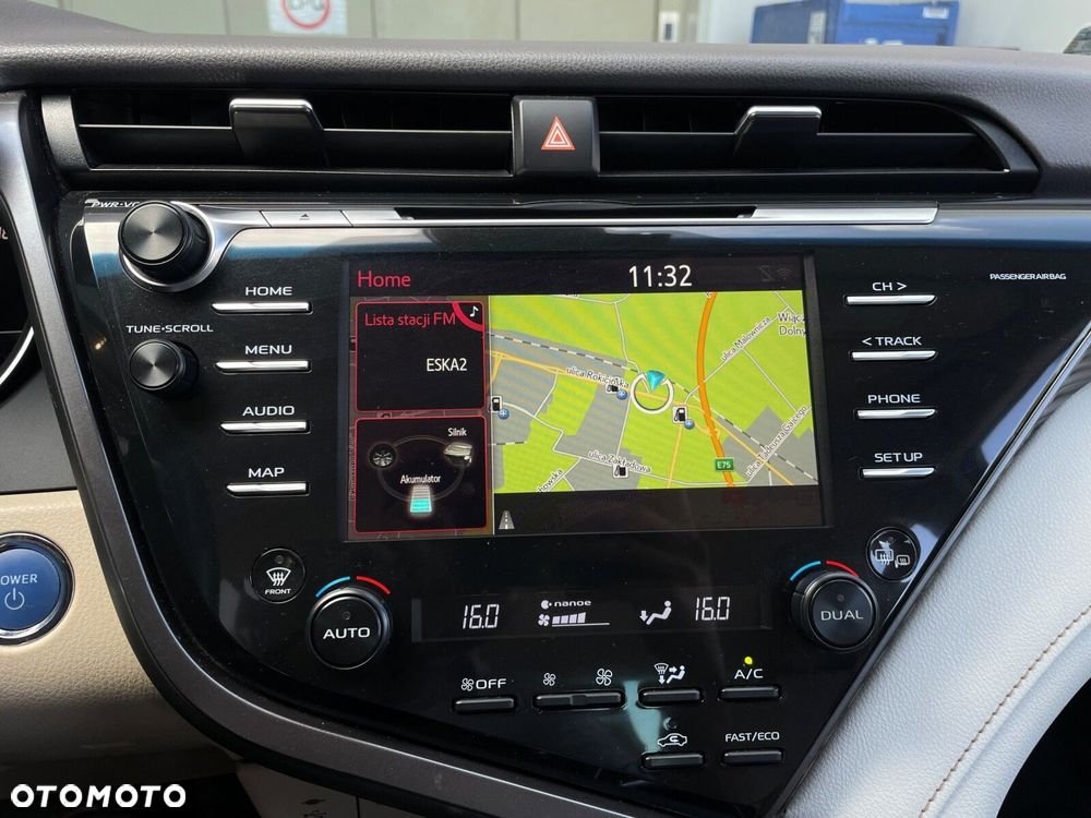 Toyota Camry - 16