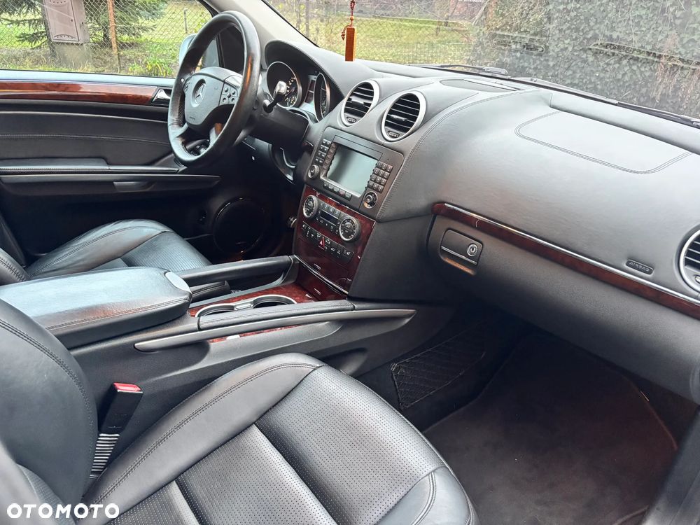 Mercedes-Benz ML 63 AMG 4-Matic - 26