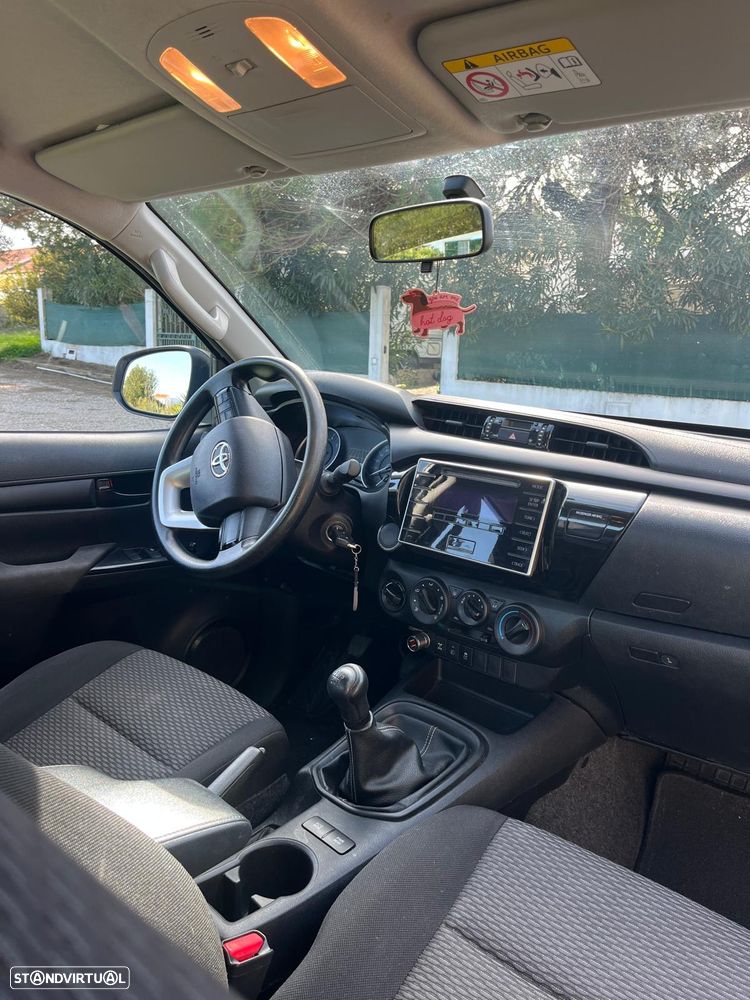 Toyota Hilux - 14