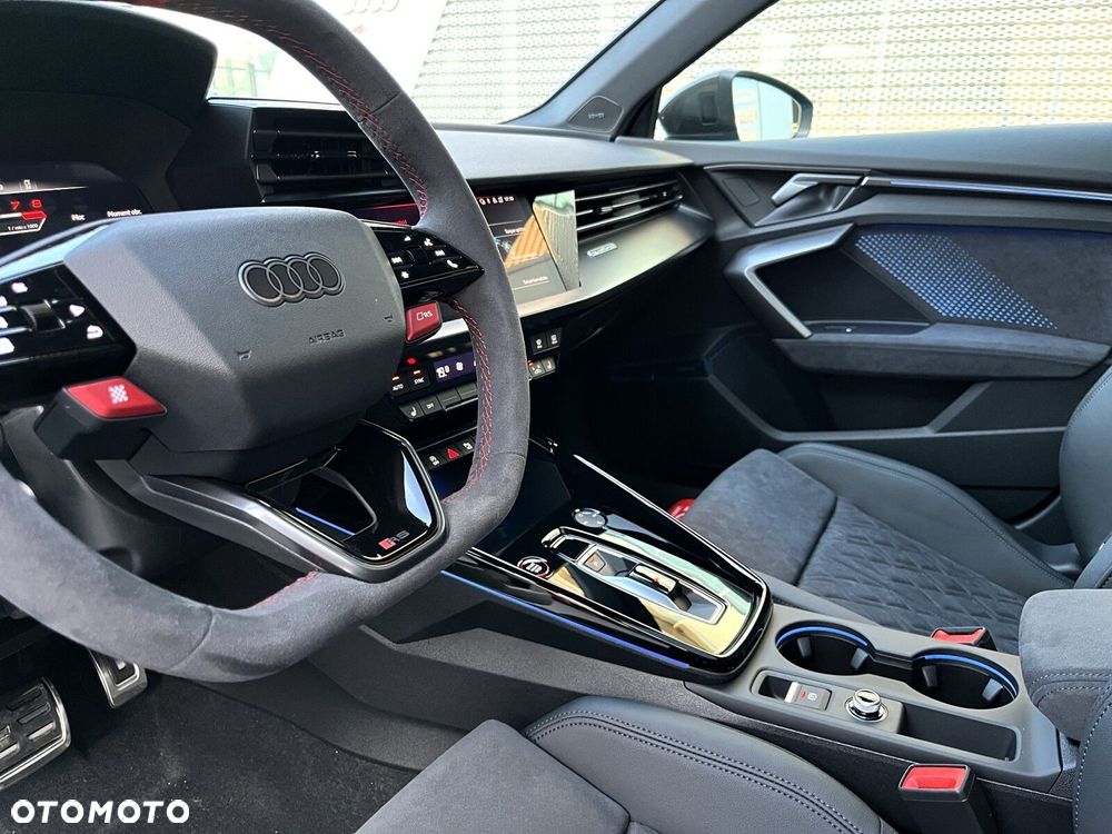 Audi RS3 Limousine - 20