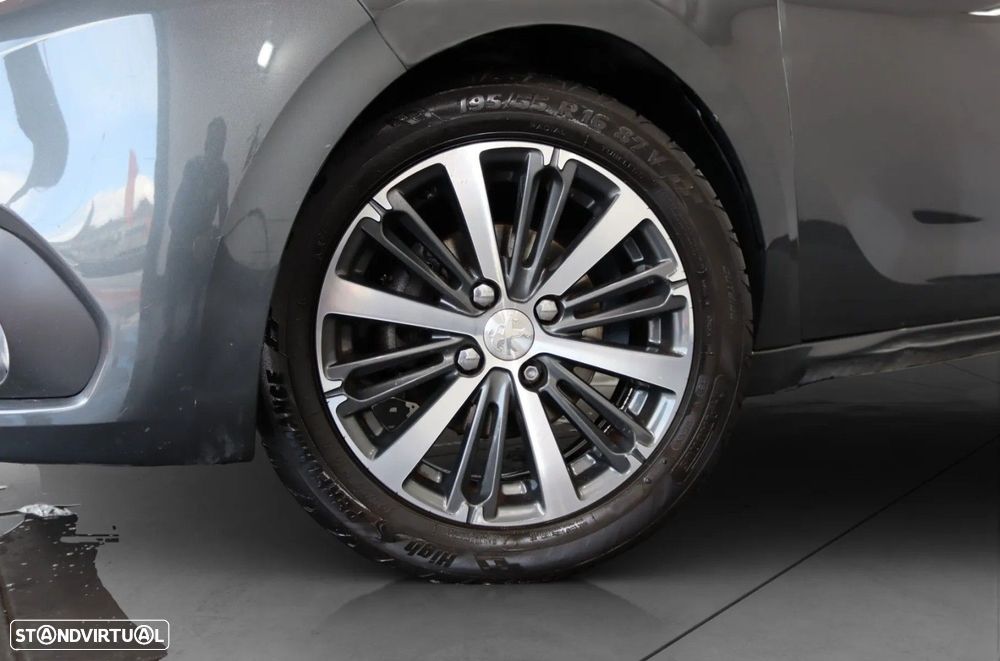 Peugeot 208 PureTech 82 Active - 16