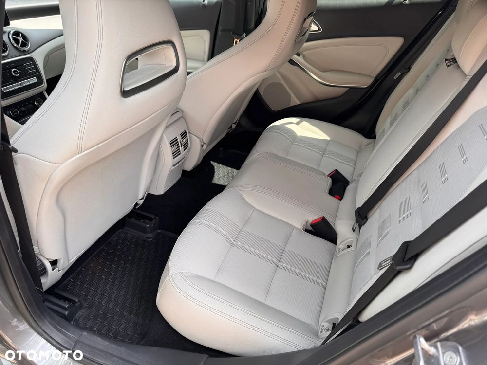 Mercedes-Benz GLA 200 (CDI) d 7G-DCT - 8