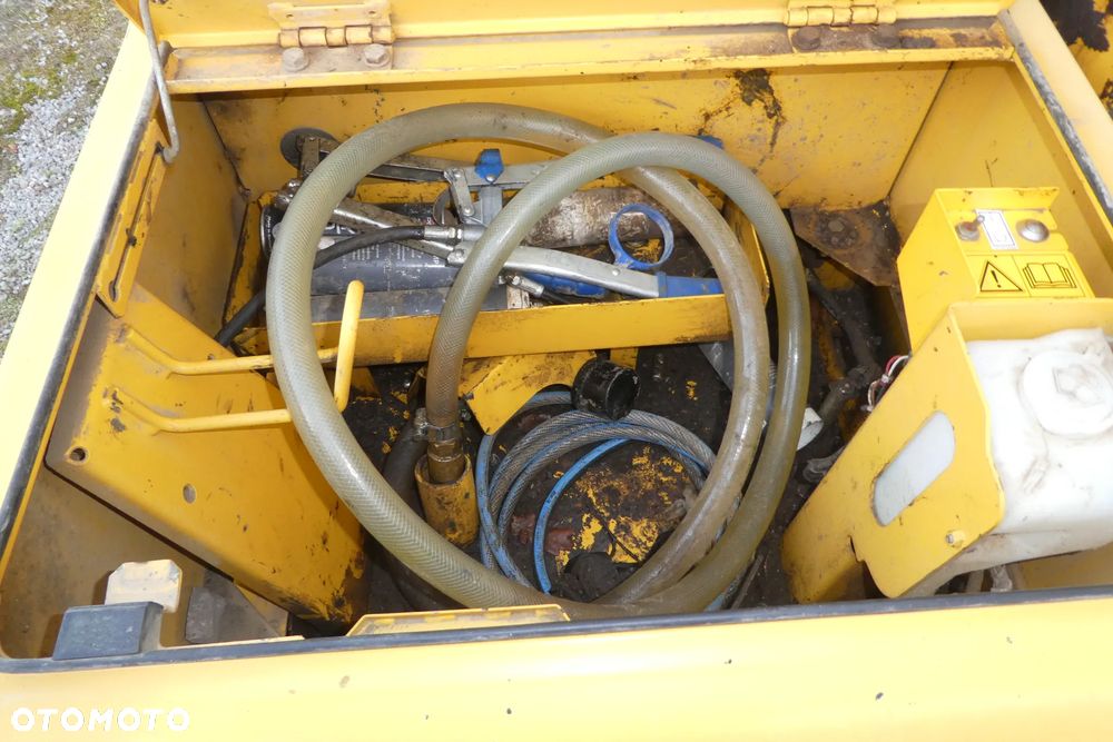 Komatsu PC 210LC-10 - 22