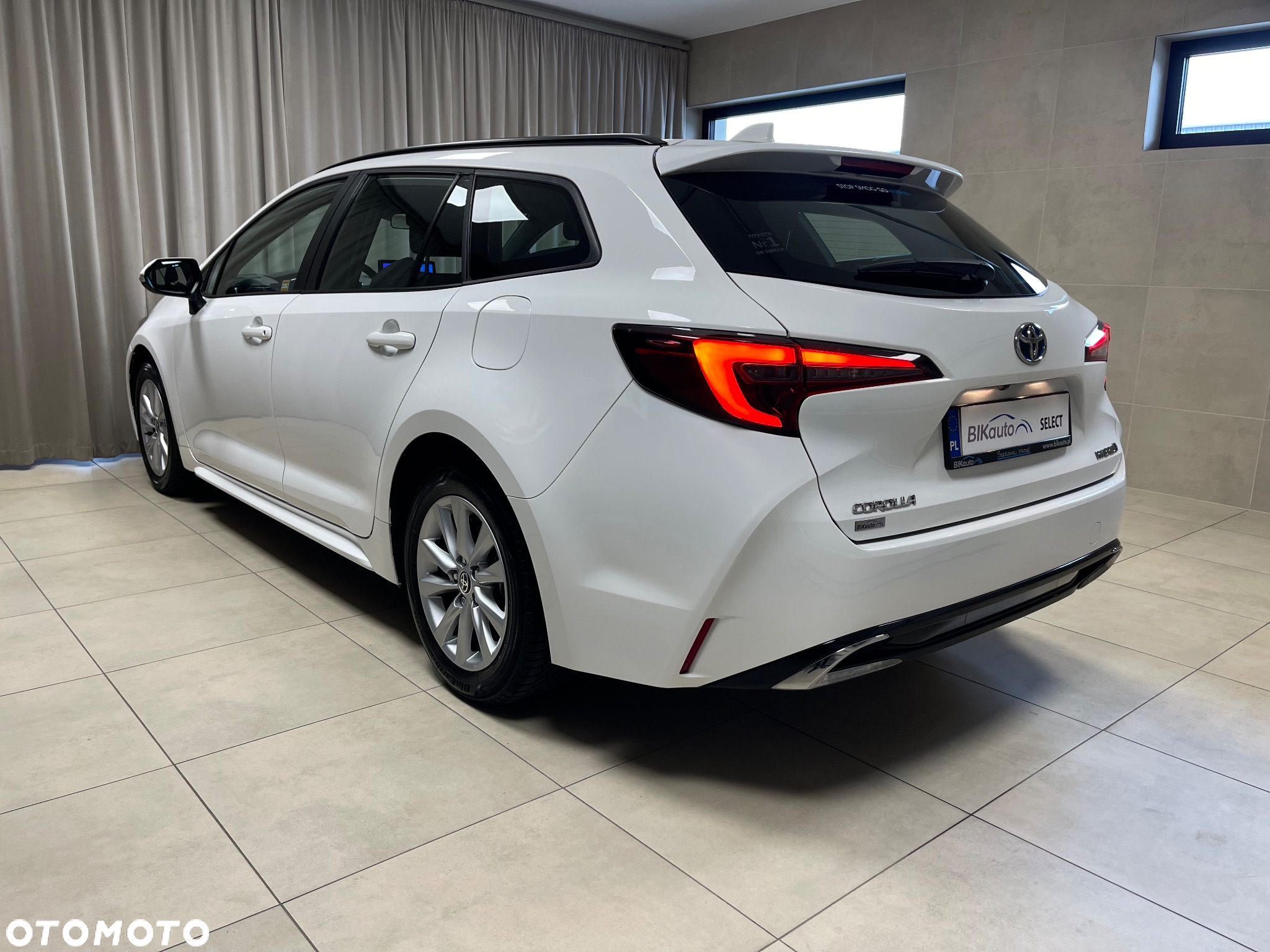 Toyota Corolla 1.8 Hybrid Comfort - 22
