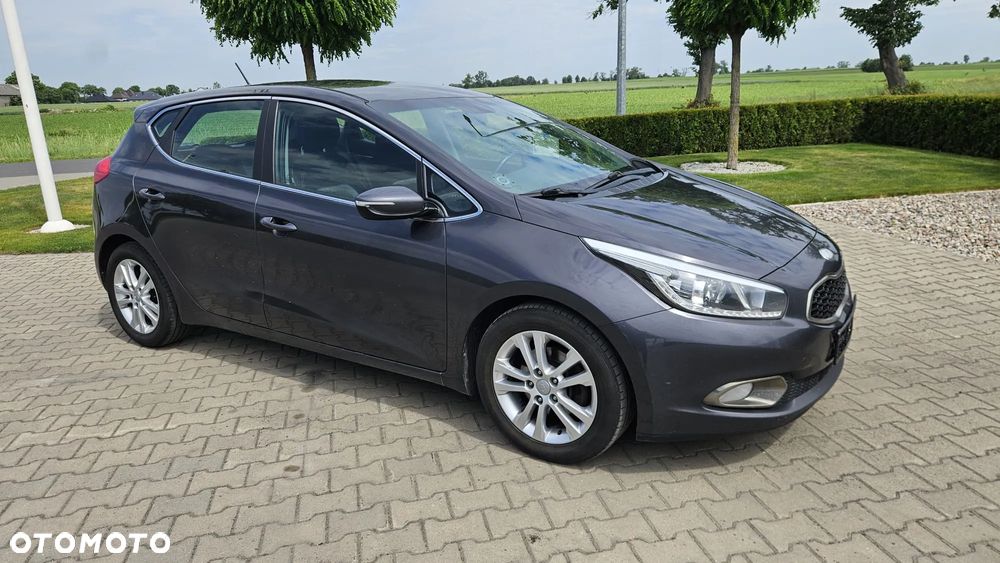 Kia Ceed - 11