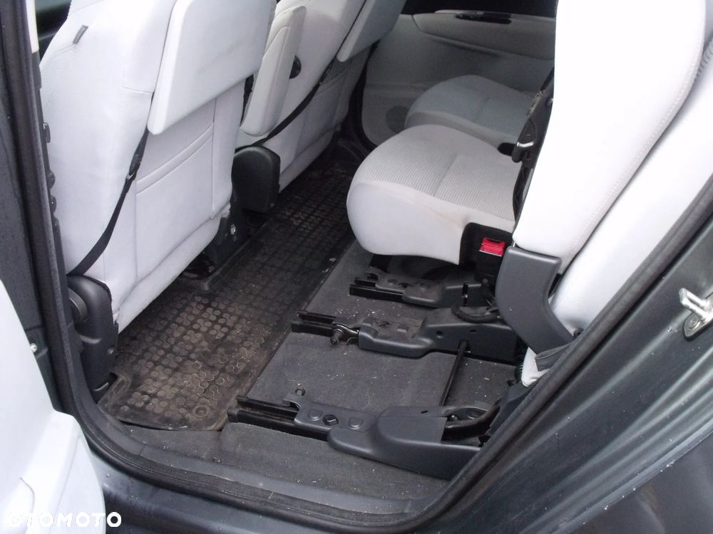 Peugeot 5008 - 5