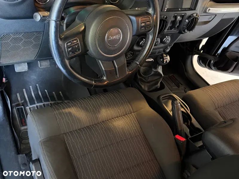 Jeep Wrangler - 16