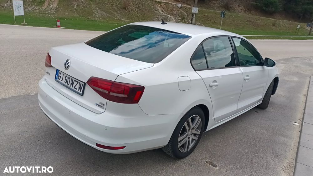 Volkswagen Jetta 2.0 TDI Comfortline - 1