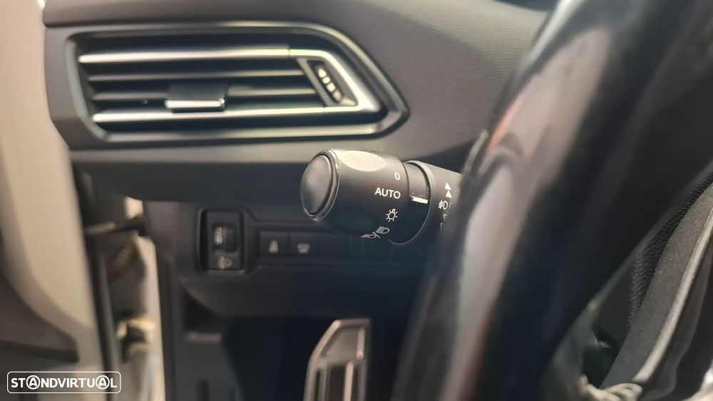 Peugeot 308 SW 1.6 BlueHDi Style - 18
