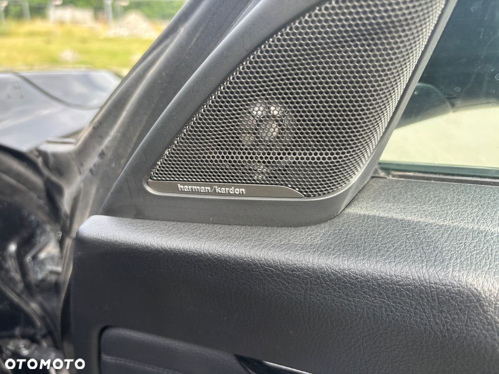 BMW Seria 3 325d - 19