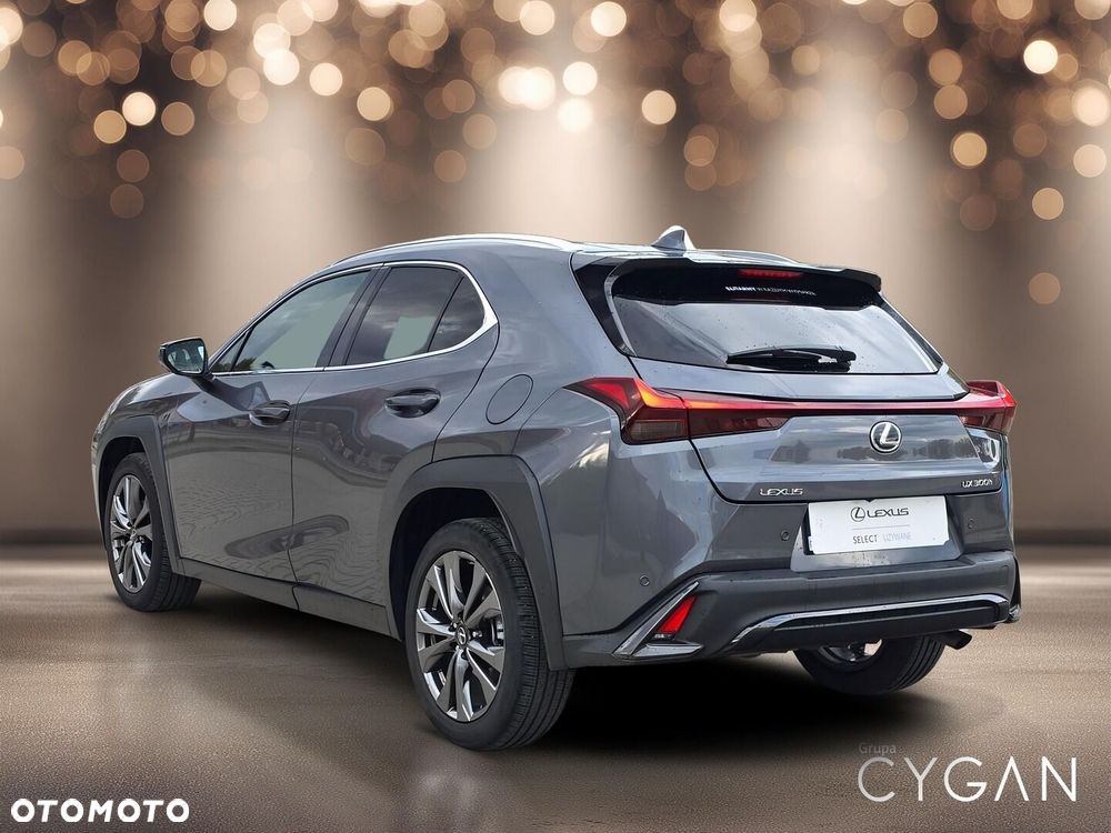 Lexus UX 300h F Sport - 5