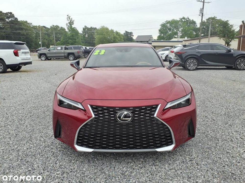 Lexus IS 200t - 3