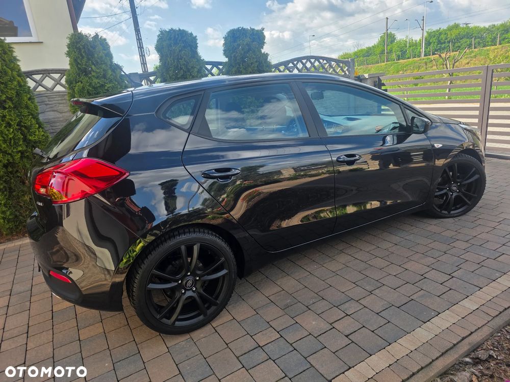 Kia Ceed - 8