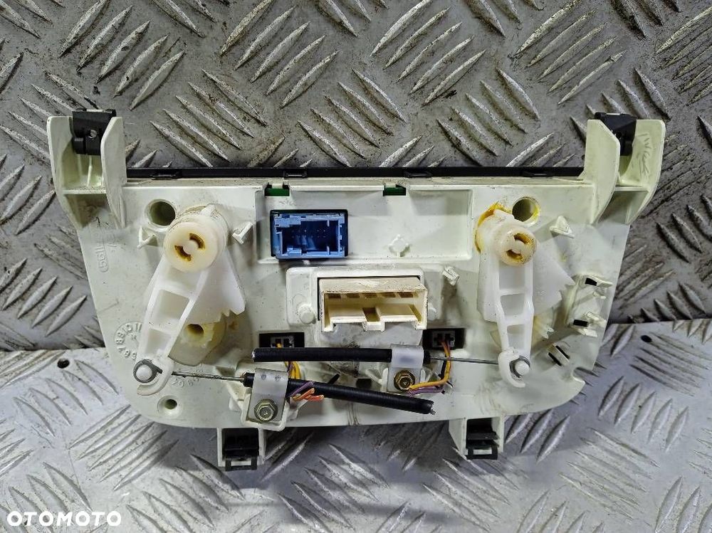 PANEL NAWIEWU KLIMATYZACJI FIAT GRANDE PUNTO - 2