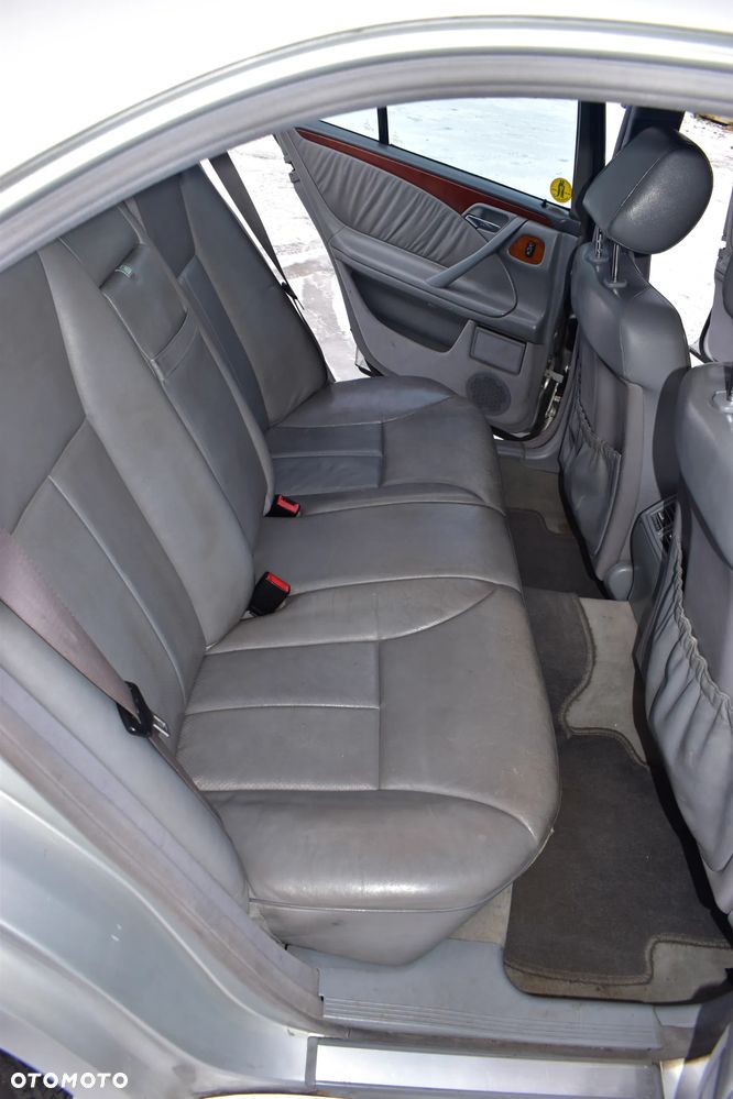 Mercedes-Benz Klasa E - 10