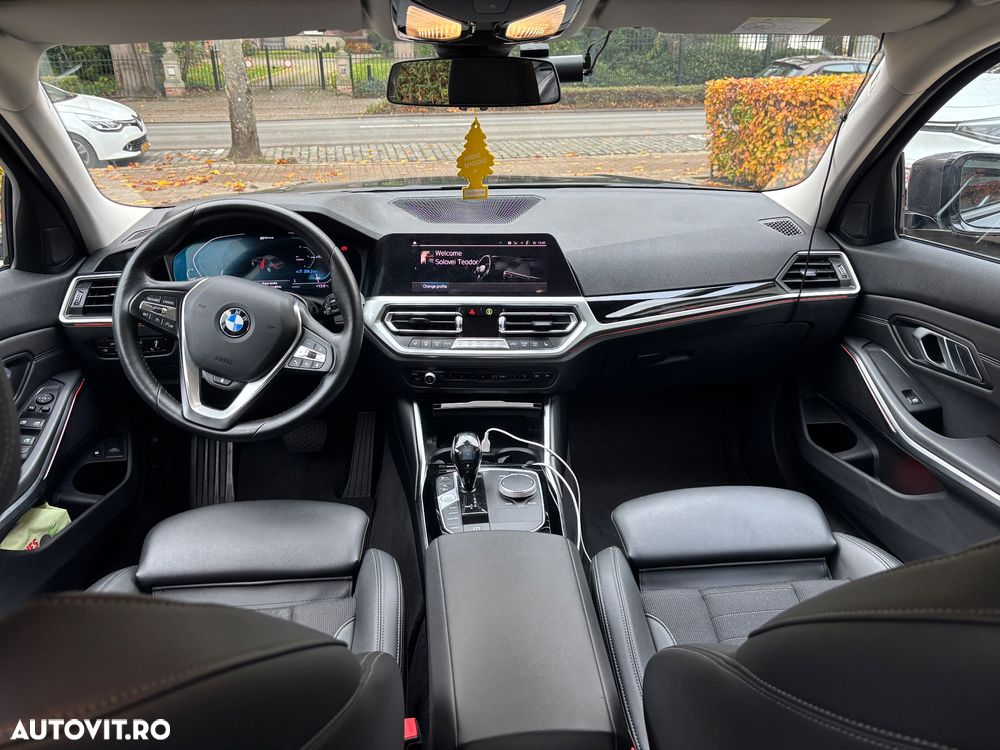 BMW Seria 3 330e Aut. Luxury Line - 29