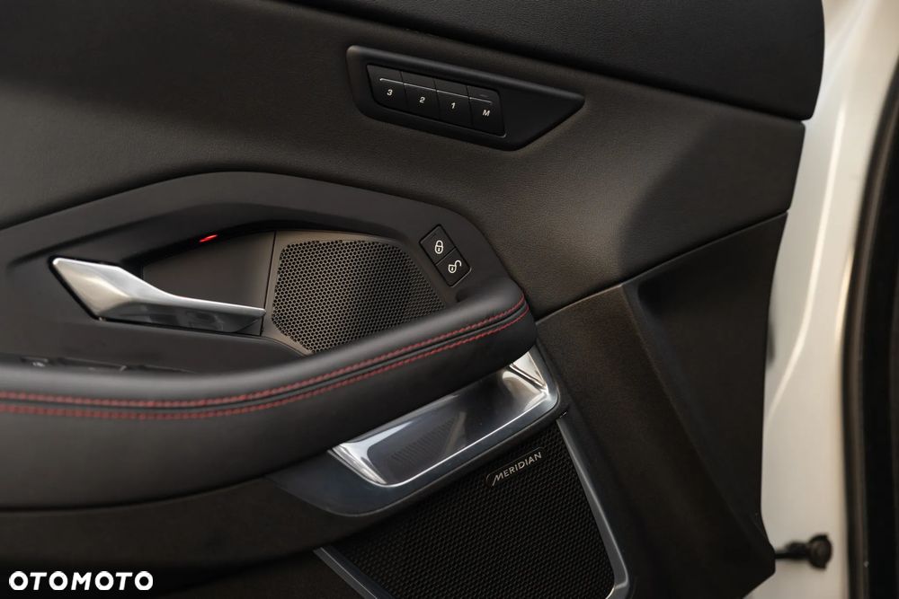 Jaguar E-Pace P250 AWD First Edition - 34