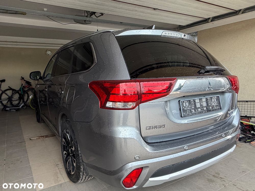 Mitsubishi Outlander Intense + - 3