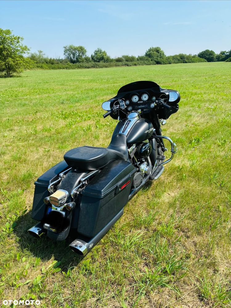 Harley-Davidson Touring Street Glide - 2
