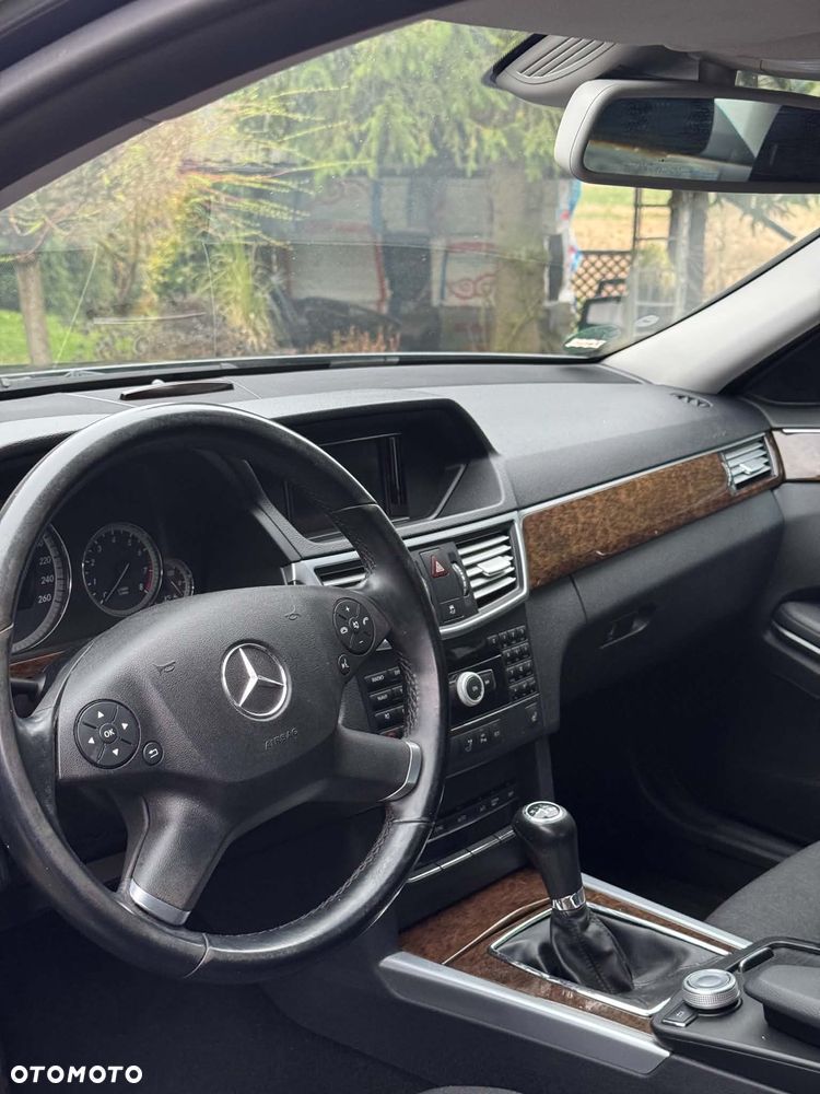 Mercedes-Benz Klasa E 200 CGI BlueEffICIENCY - 8
