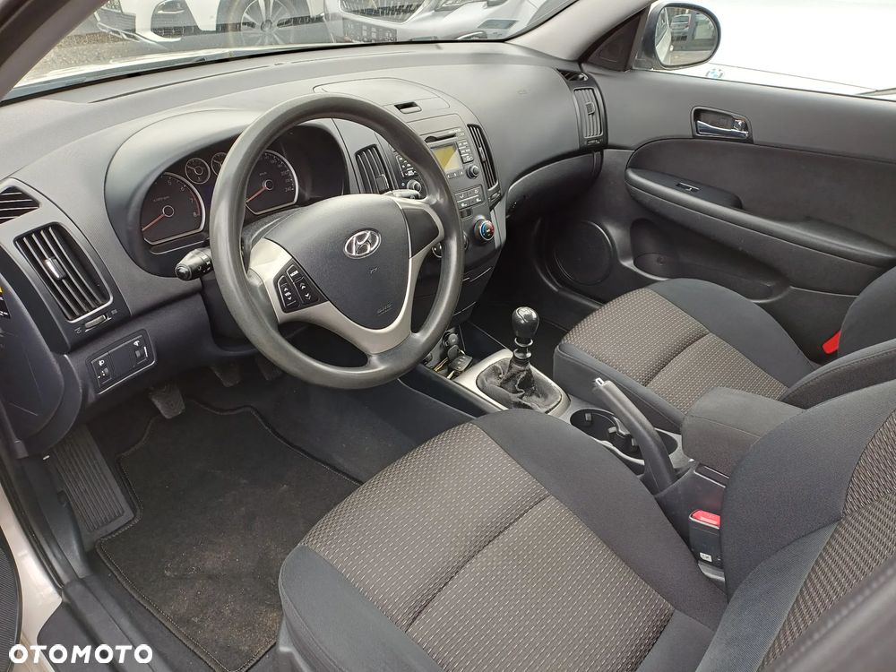 Hyundai i30 1.4 Blue Comfort - 14