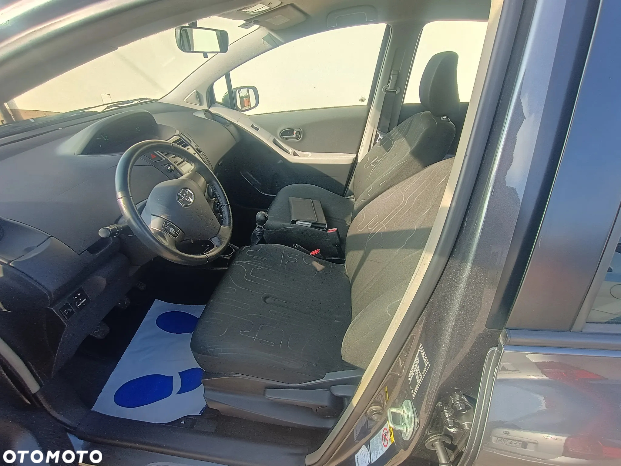 Toyota Yaris 1.33 VVT-i Cool - 17