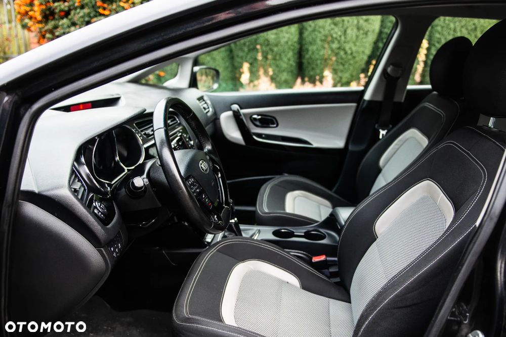 Kia Ceed 1.6 GDI Dream-Team Edition - 18