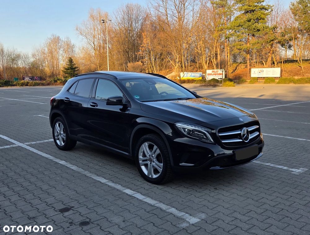 Mercedes-Benz GLA 220 d 4Matic 7G-DCT Style - 2