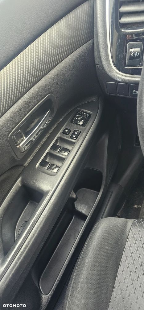 Mitsubishi Outlander 2.2 DID Intense + - 8