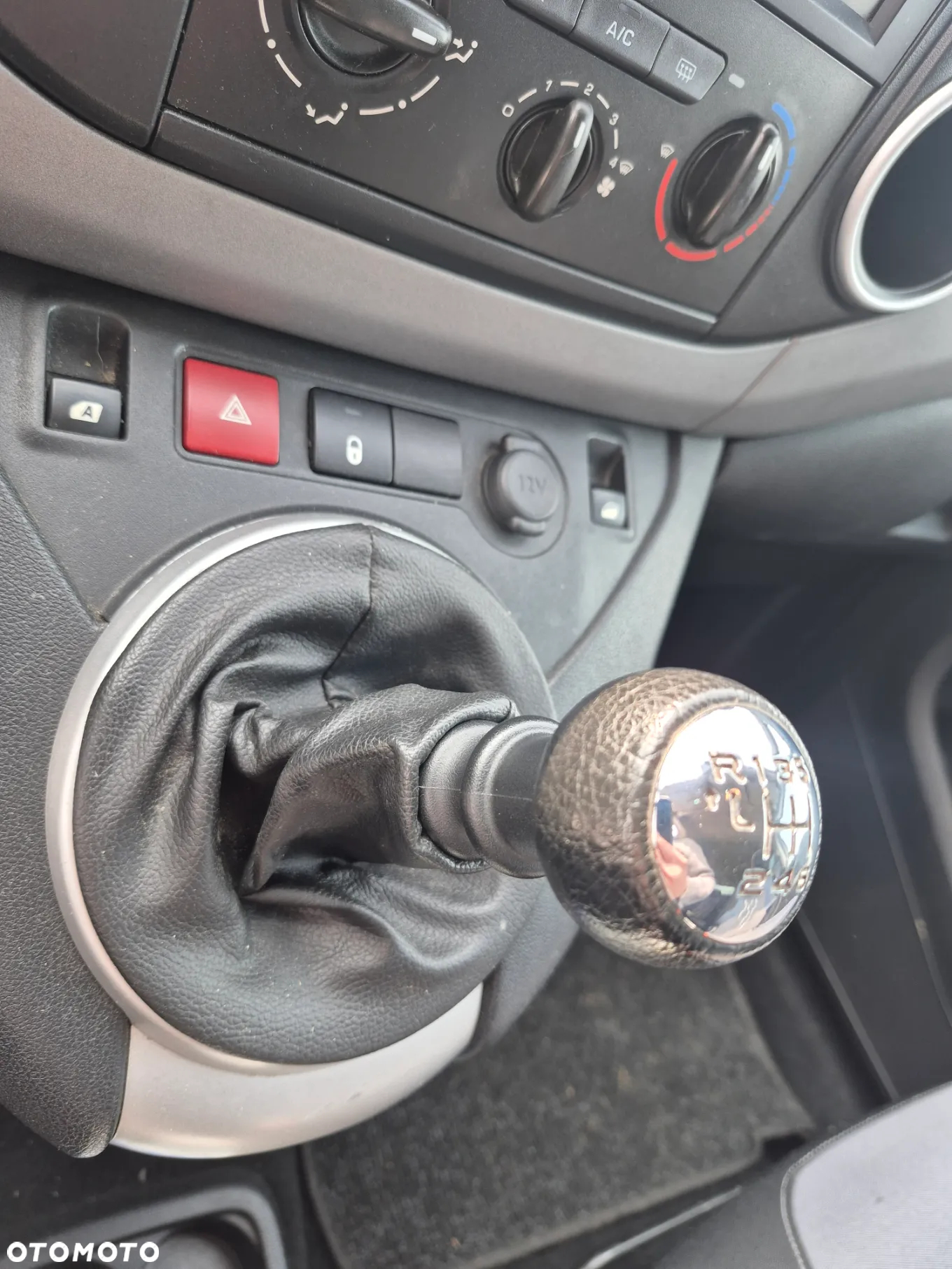 Peugeot Partner 1.6 BlueHDi Outdoor S&S - 22