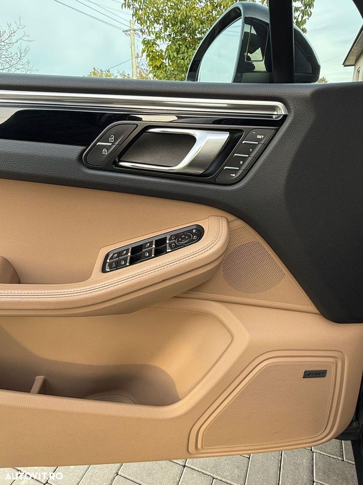 Porsche Macan - 16