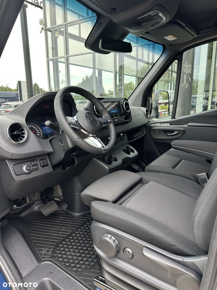 Mercedes-Benz Sprinter - 15