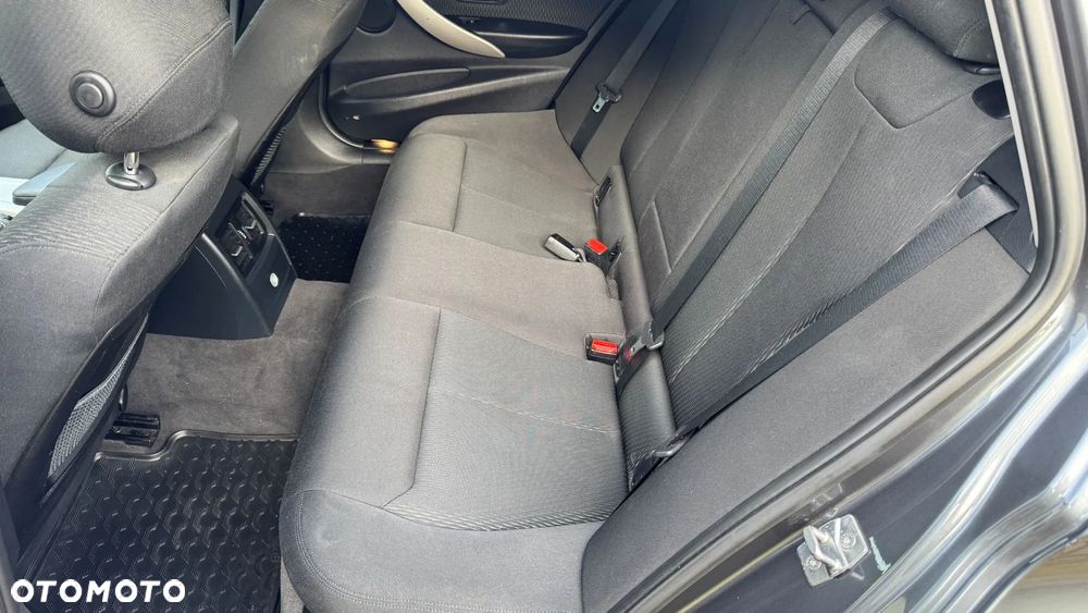 BMW Seria 3 318d - 9