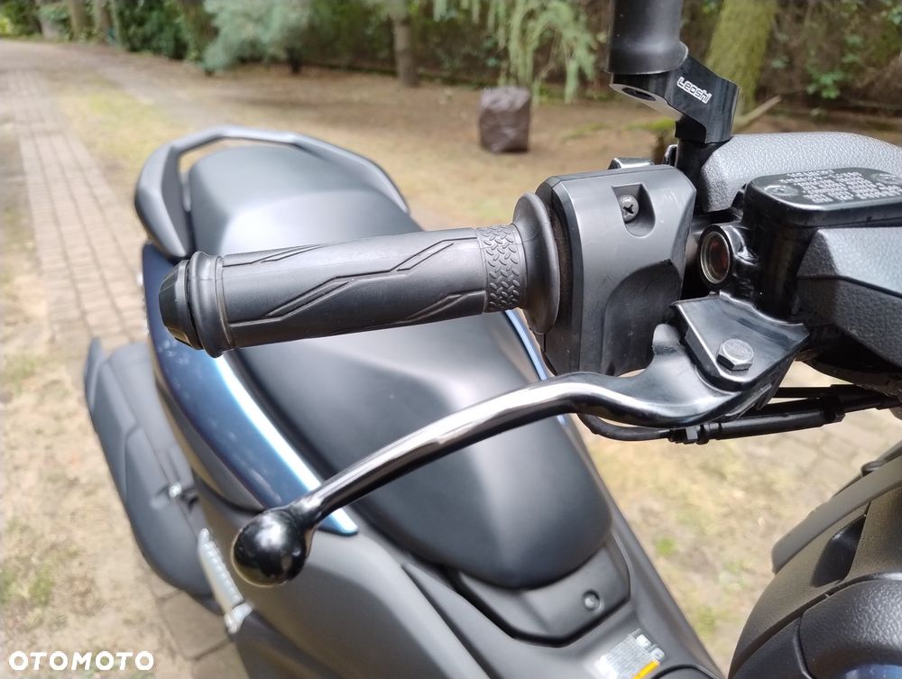 Yamaha NMAX - 25