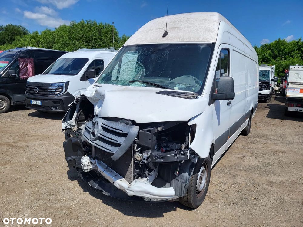 Mercedes-Benz Sprinter - 16