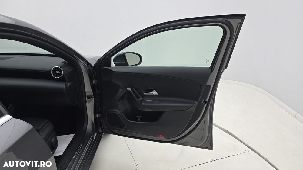 Mercedes-Benz A - 18