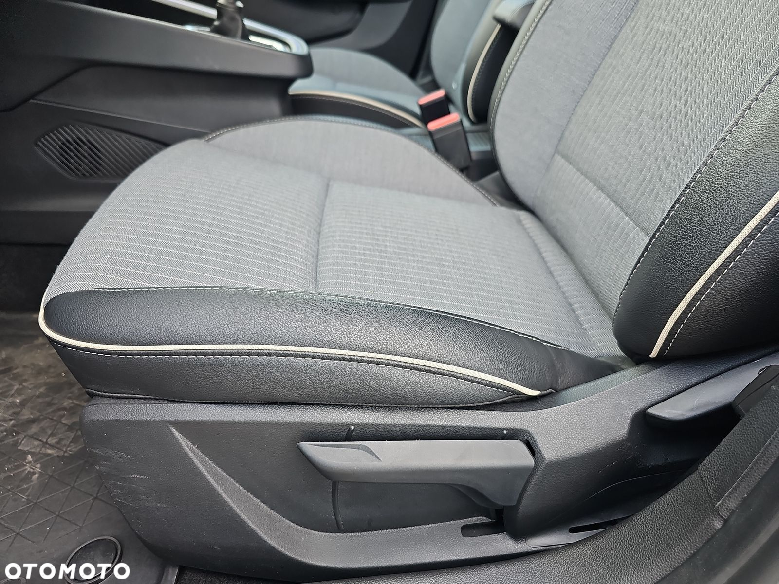 Renault Clio 1.0 TCe Techno - 21