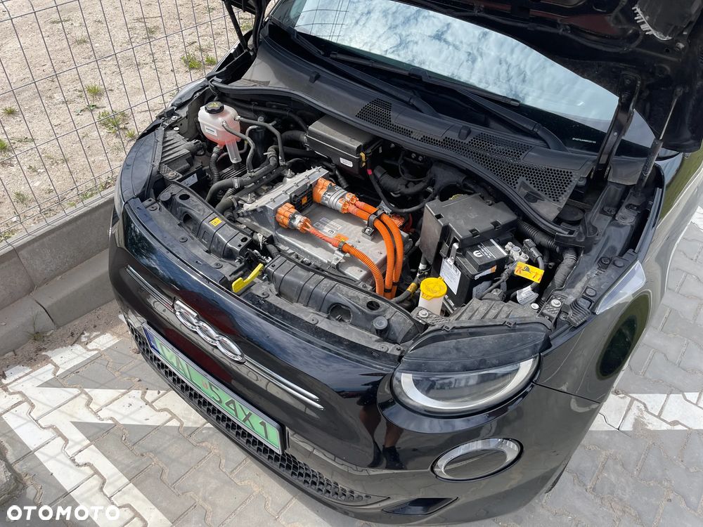Fiat 500e La Prima - 38