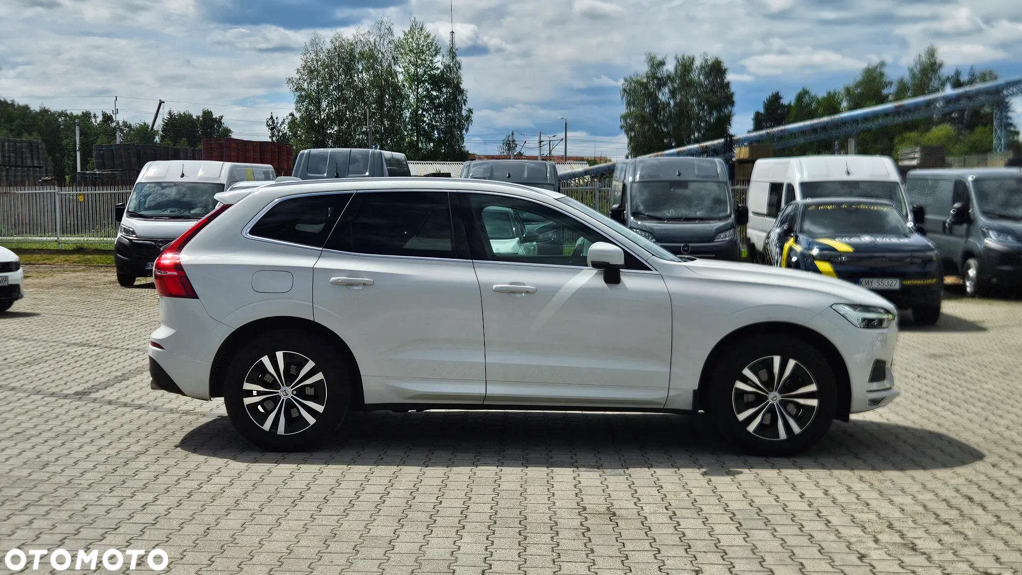 Volvo XC 60 B4 D Momentum - 23